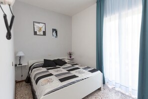Minibar, desk, laptop workspace, free WiFi - Hotel Gambrinus (Abbadia San Salvatore)