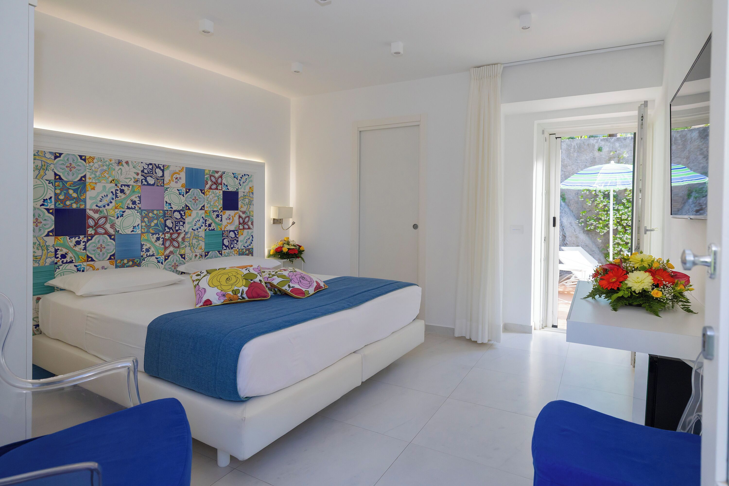 Doppia Superior, vista giardino, lato giardino (with shower only) Only Adults | In-room safe, desk, WiFi (free), bed sheets