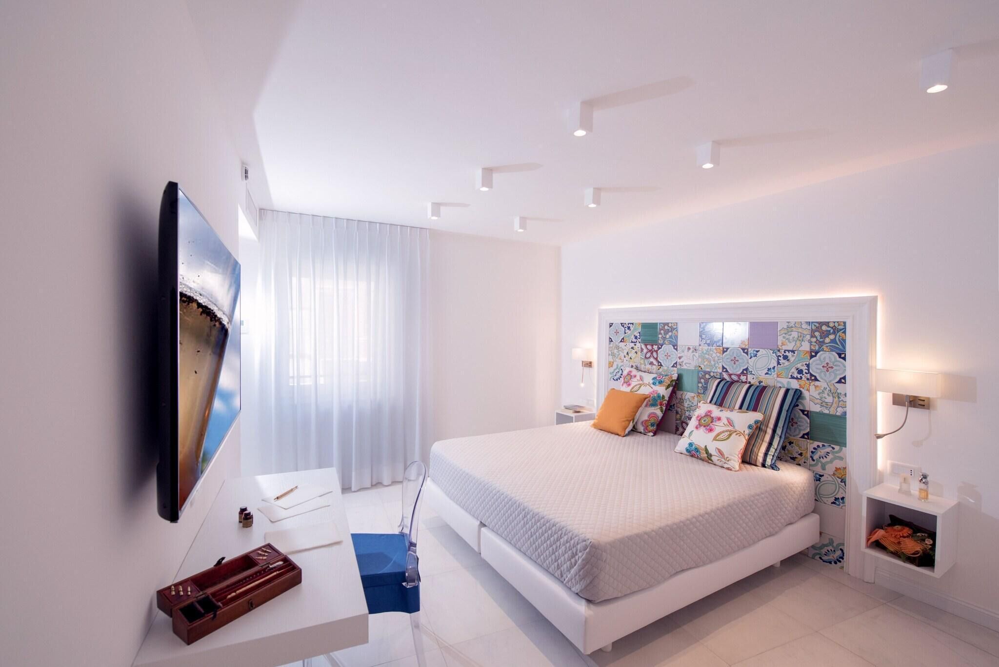 In-room safe, desk, free WiFi, bed sheets
