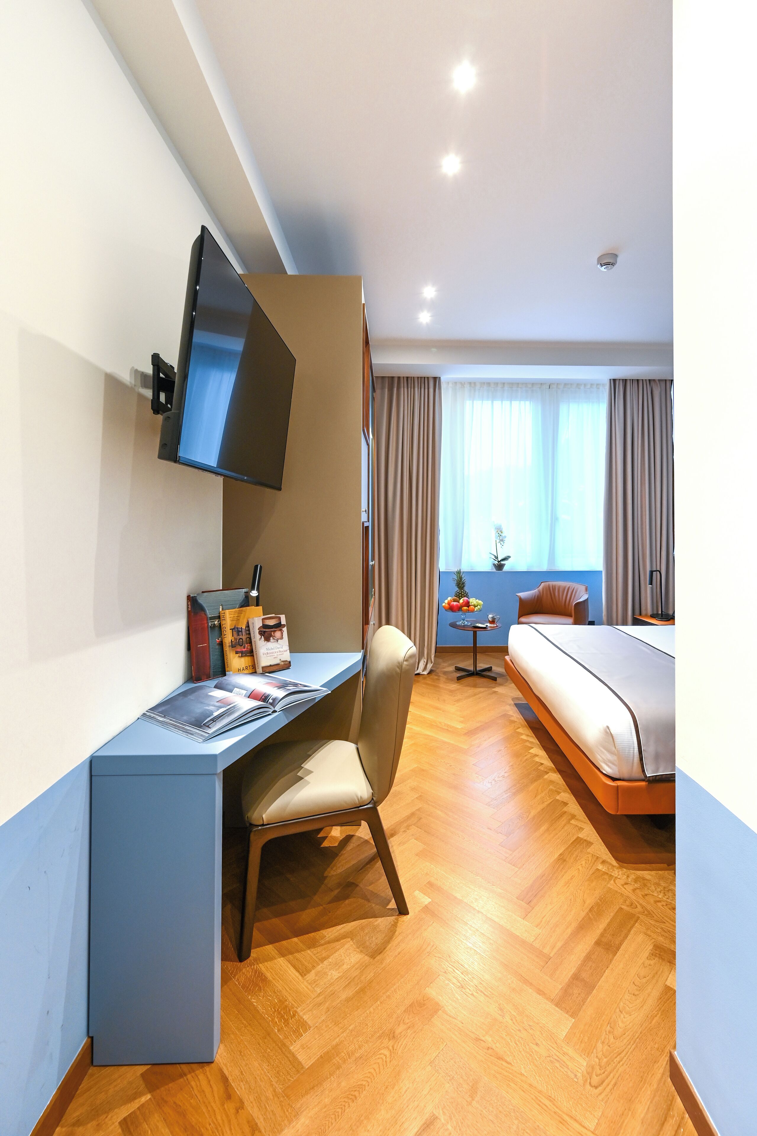 Dundyner, minibar, safe på rommet og skrivebord