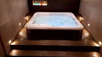 室内 SPA 浴缸