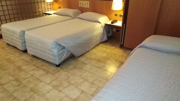 Minibar, una cassaforte in camera, una scrivania, tende oscuranti