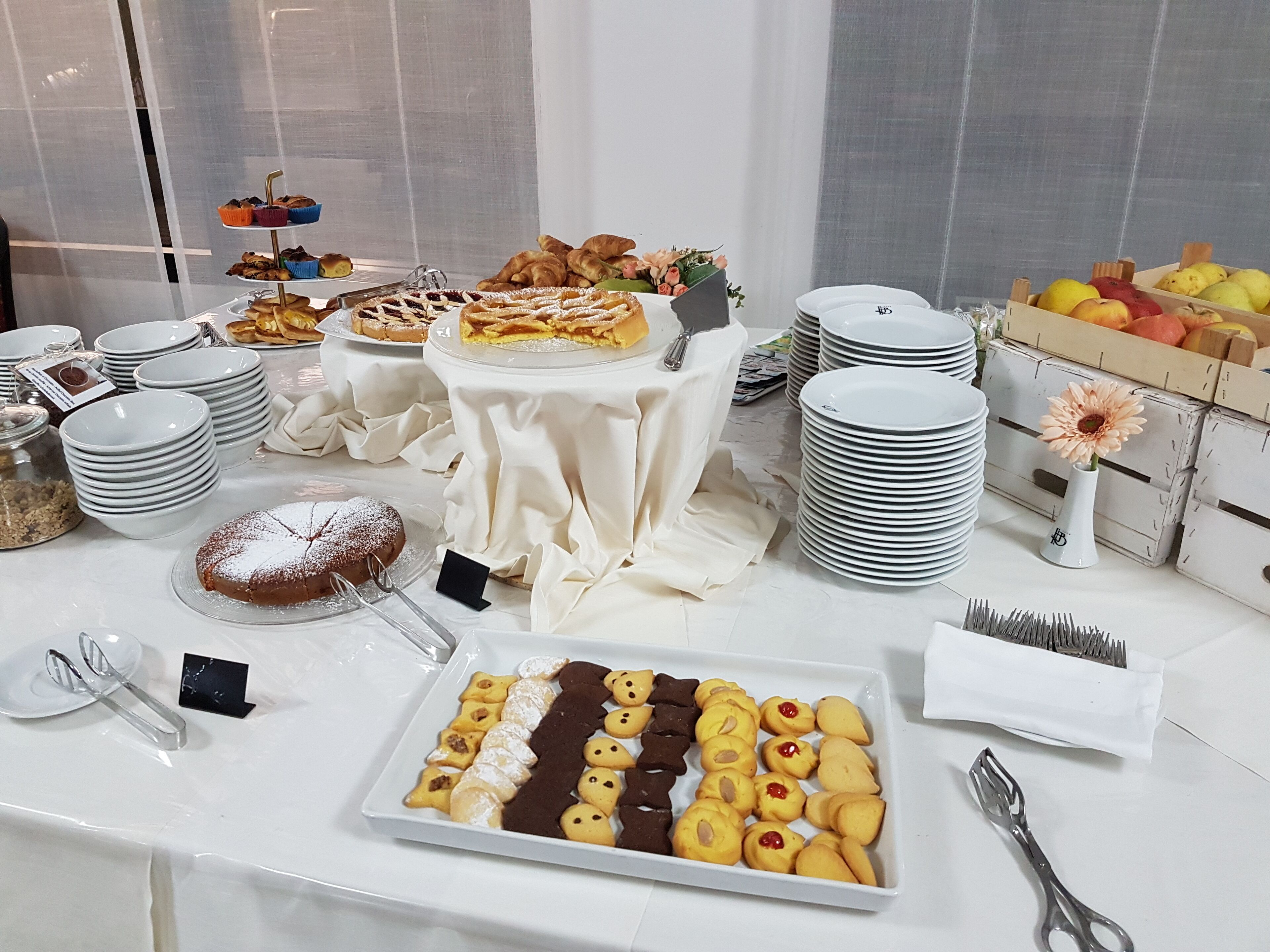 Tägliches Frühstücksbuffet gegen Gebühr