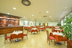 Breakfast, lunch, dinner served; international cuisine