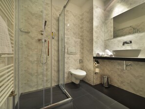 Hair dryer, towels - Ramada by Wyndham Airport Prague (Prague)