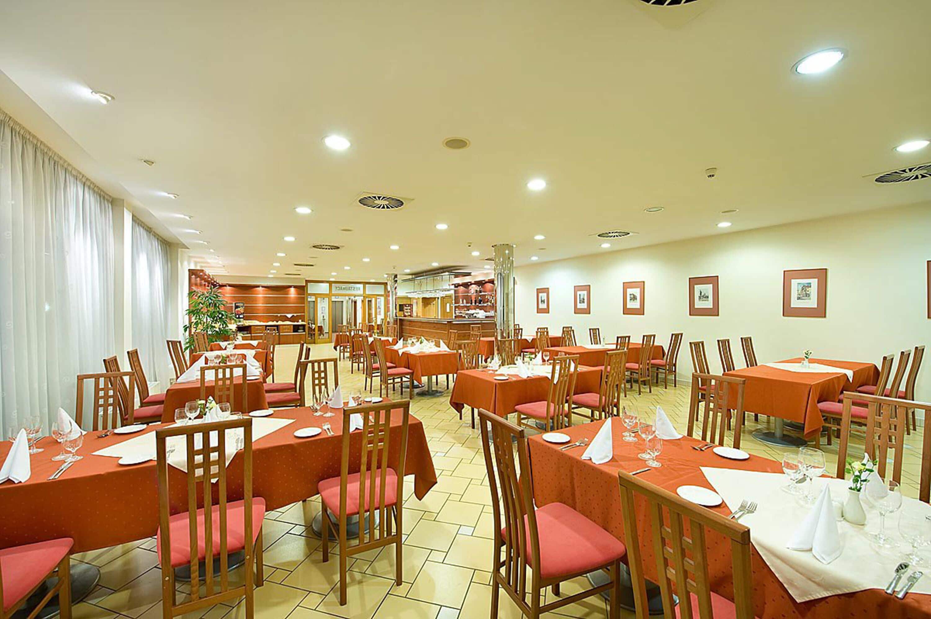 Photo - Ramada by Wyndham Airport Prague