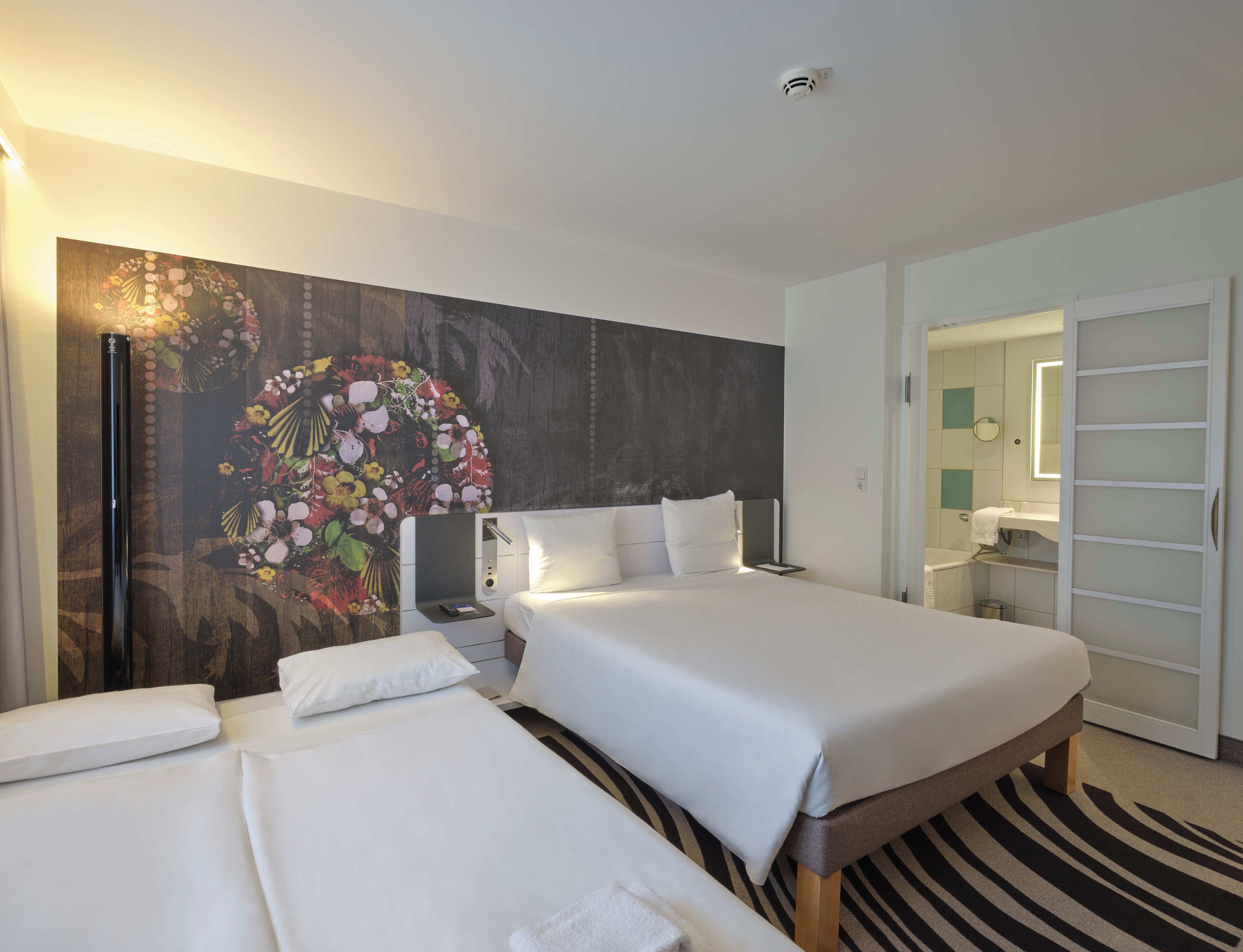 standard family room | 1 bedroom, hypo-allergenic bedding, in-room safe, laptop workspace