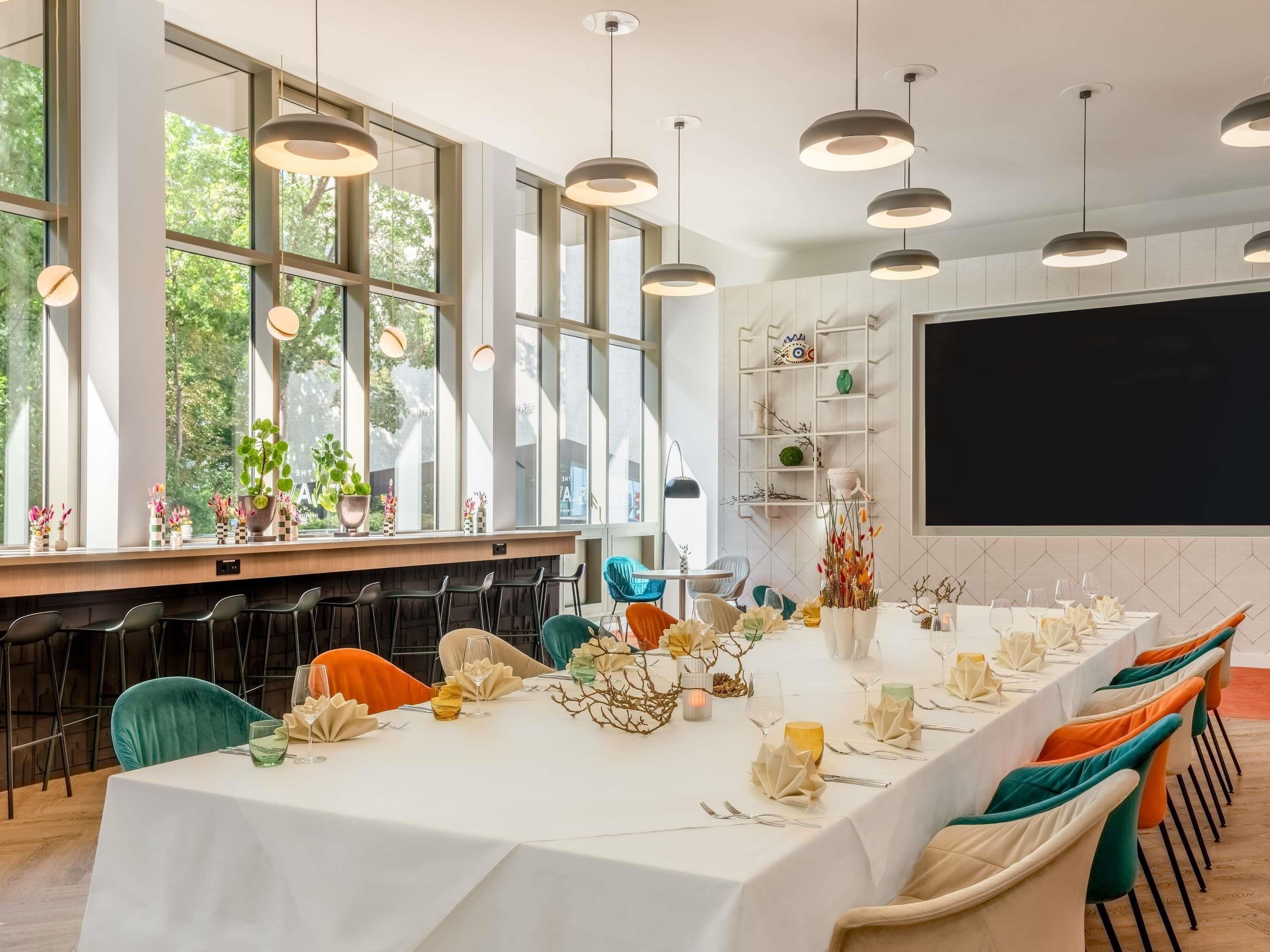 Petit déjeuner, déjeuner et dîner servis sur place