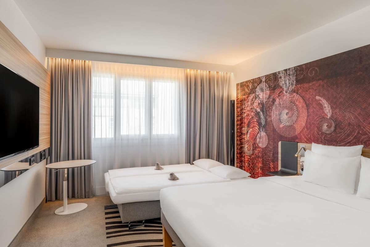 Standard Family Room | 1 bedroom, hypo-allergenic bedding, in-room safe, laptop workspace