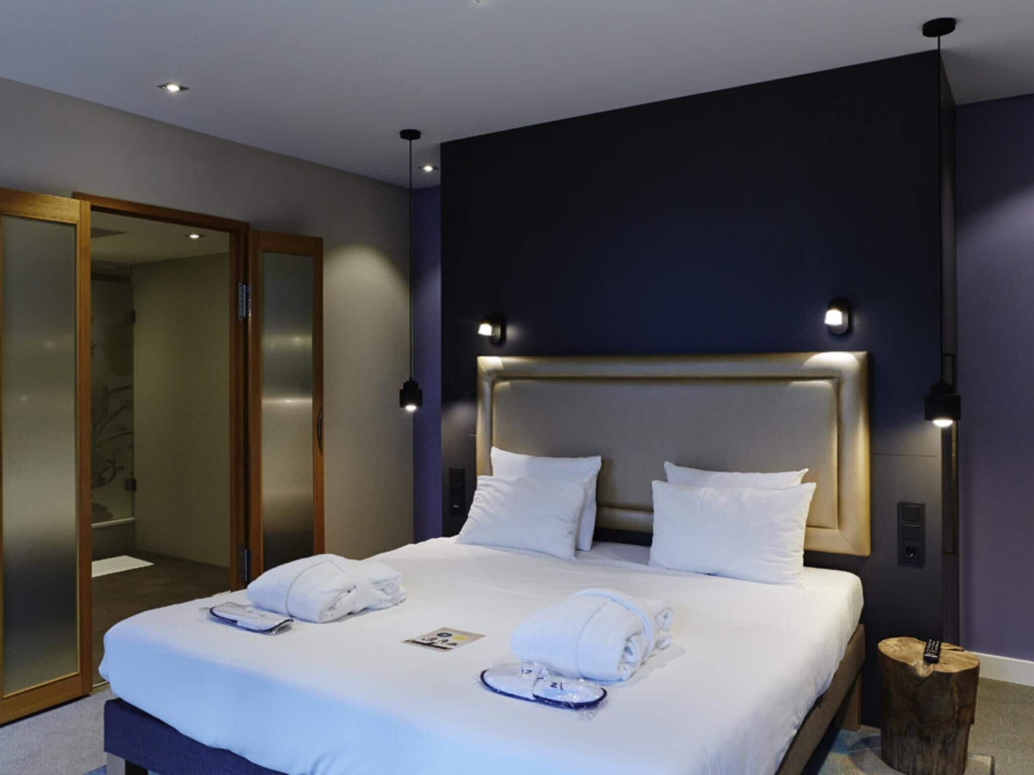 Superior Suite with Skyline View | Ropa de cama hipoalergénica y caja de seguridad en la habitación 