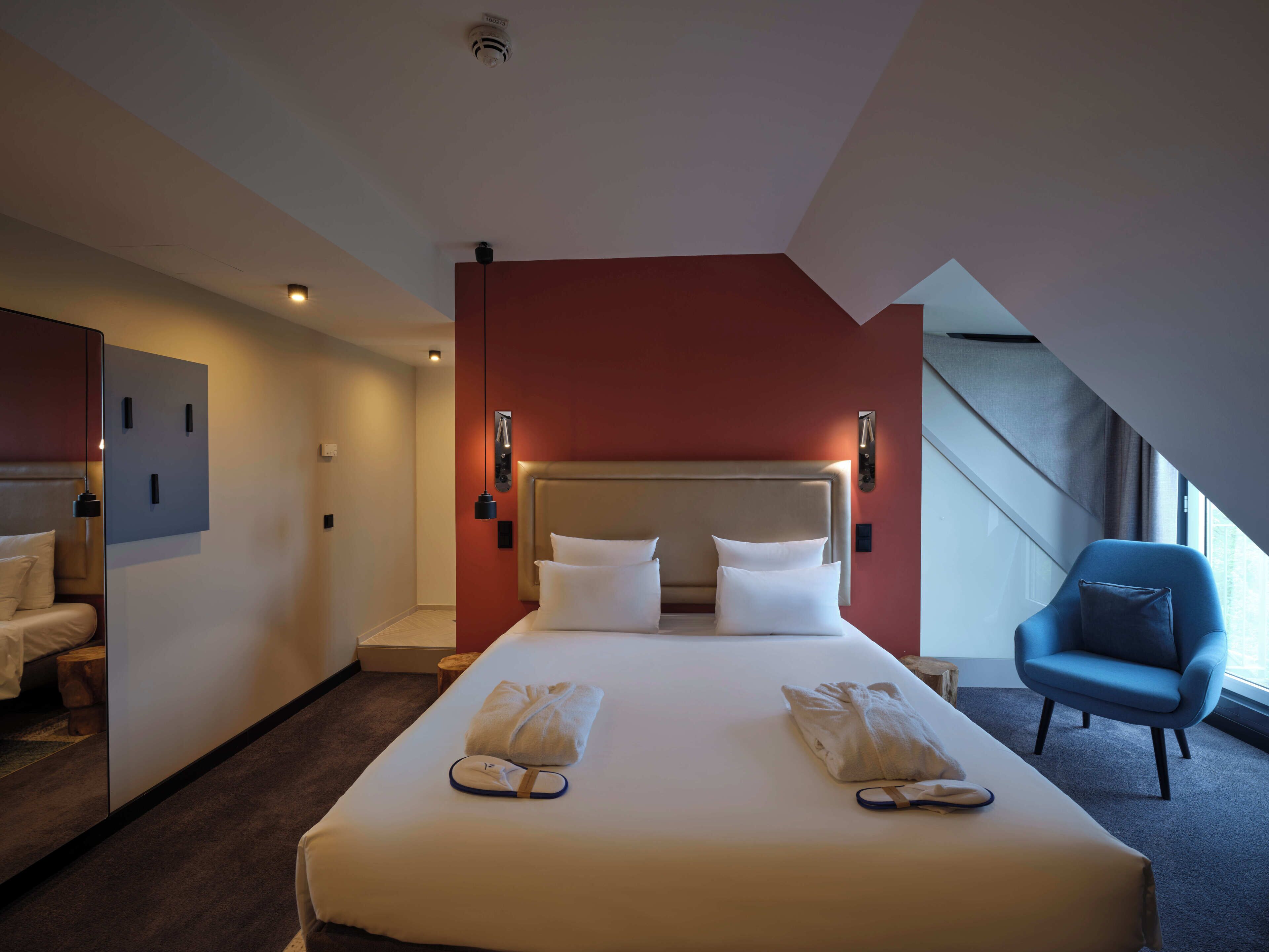 Superior Suite with Skyline View | 防过敏的被褥、客房内保险箱、笔记本电脑工作区、隔音