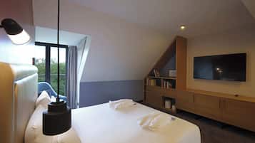 Superior Suite mit Blick auf München | Allergikerbettwaren, Zimmersafe, laptopgeeigneter Arbeitsplatz