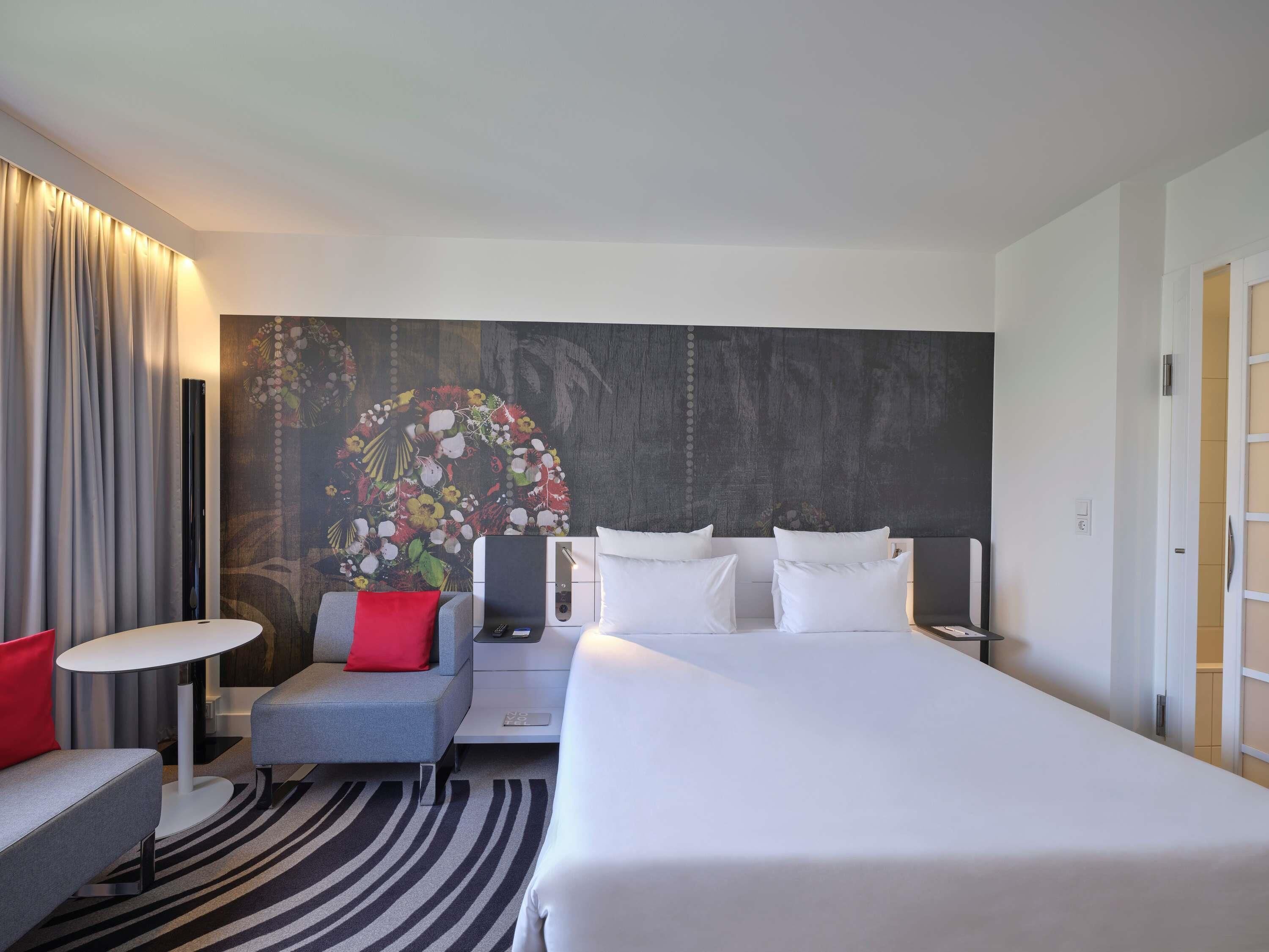 Superior Business Room | Hypo-allergenic bedding, in-room safe, laptop workspace, soundproofing