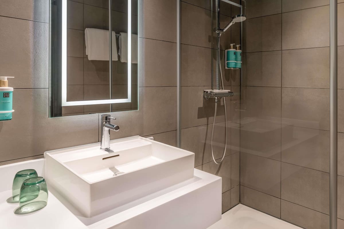 1 dormitorio, ropa de cama hipoalergénica, caja fuerte