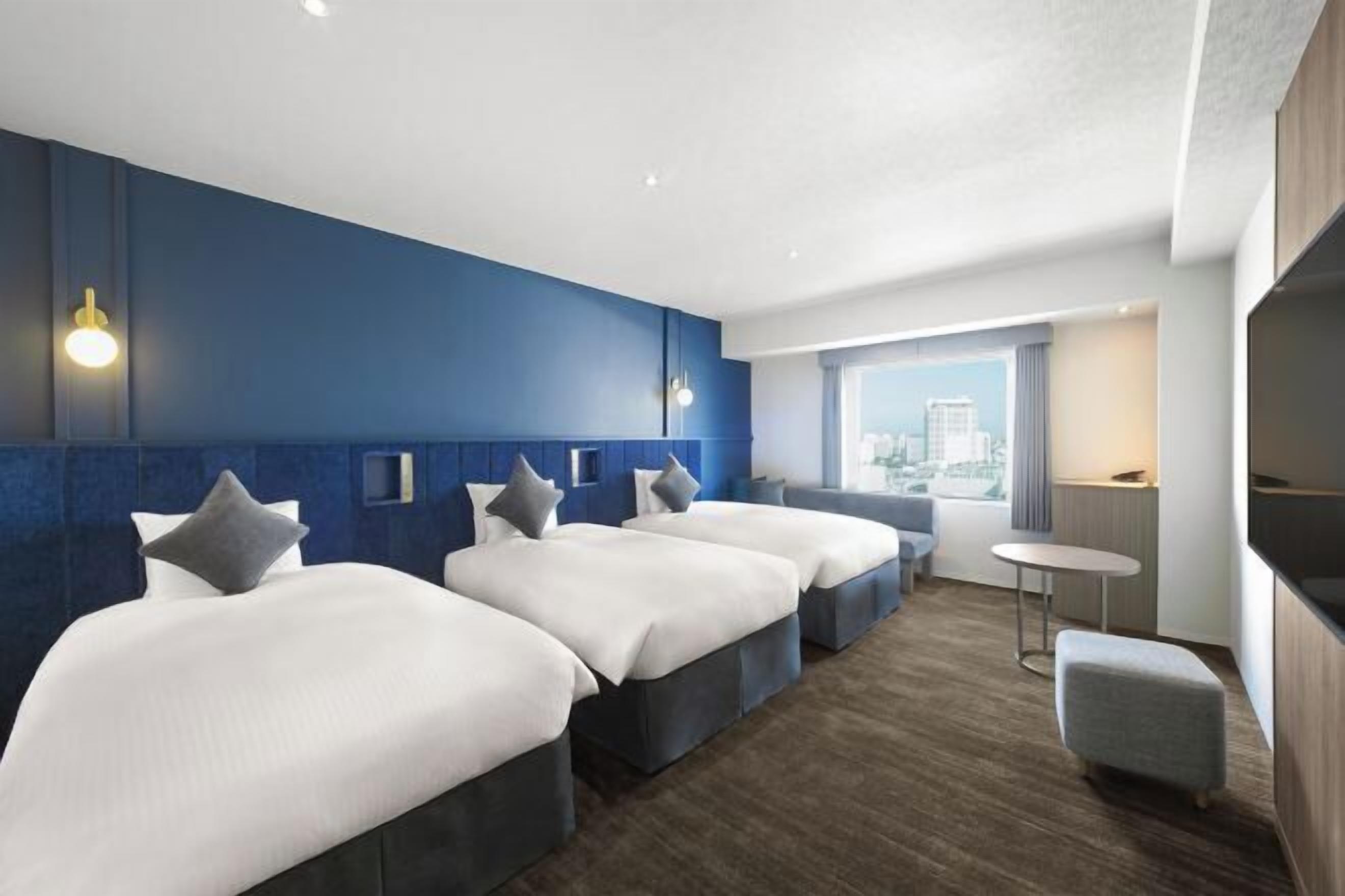 Couette en duvet d'oie, rideaux occultants, fer et planche à repasser