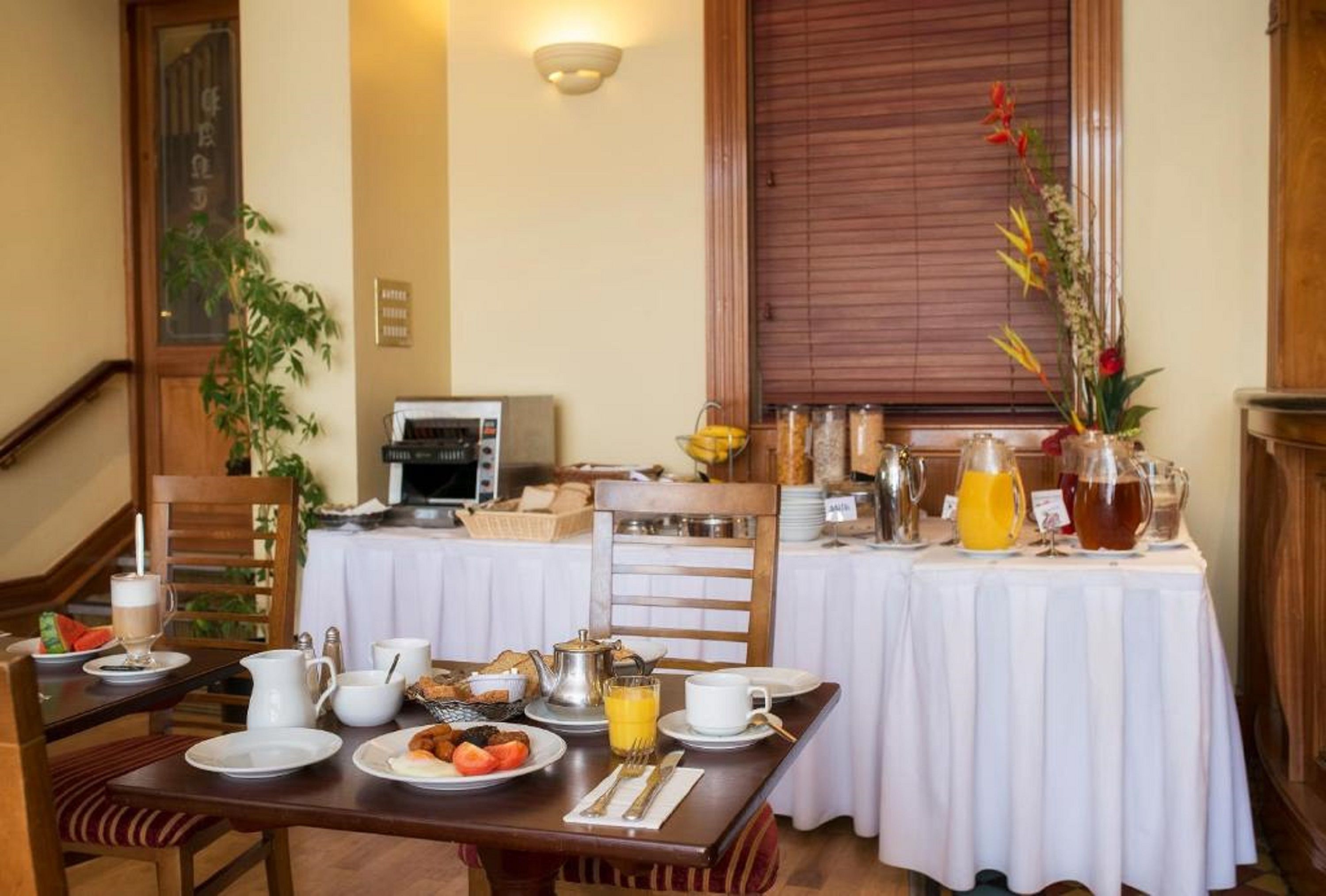 daily full breakfast (eur 18.00 per person)