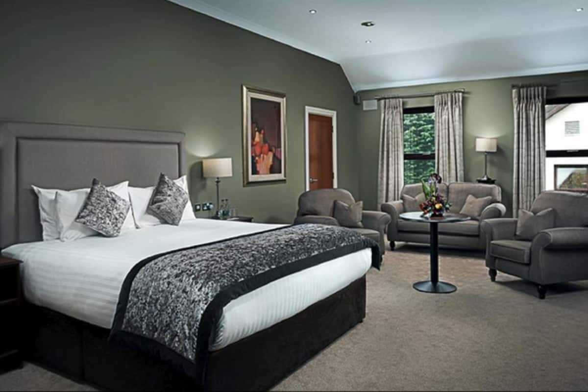 junior suite | individually decorated, individually furnished, desk, iron/ironing board