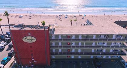 Surfer Beach Hotel