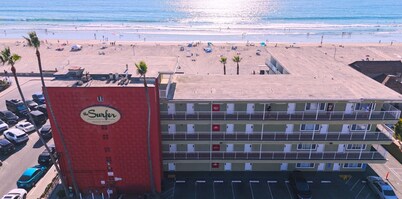 Surfer Beach Hotel