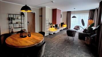 Suite | Desk, blackout drapes, iron/ironing board, cribs/infant beds