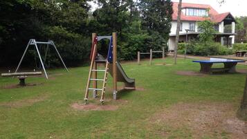 Área de juegos infantiles bajo techo