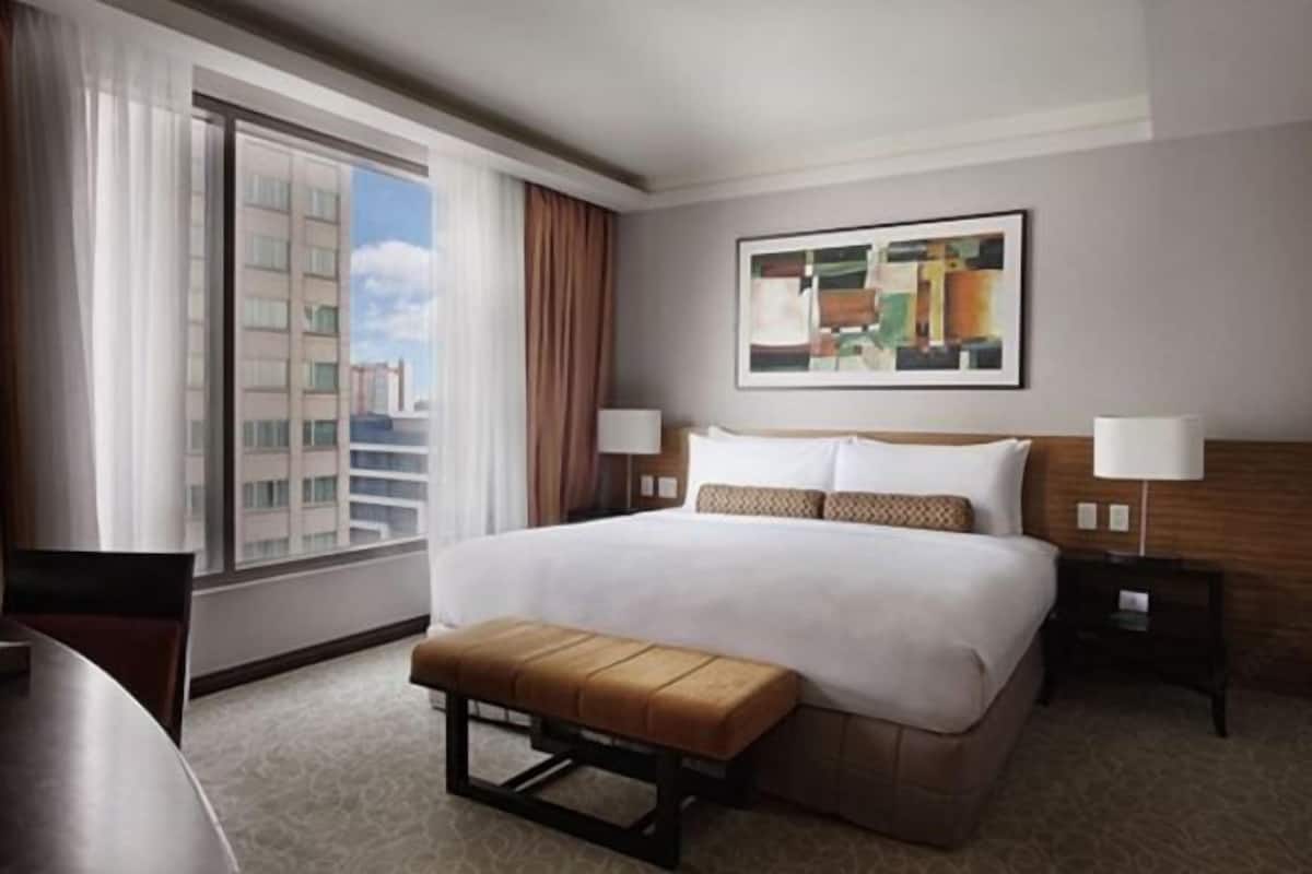 In-room safe, desk, blackout drapes, iron/ironing board (on request)