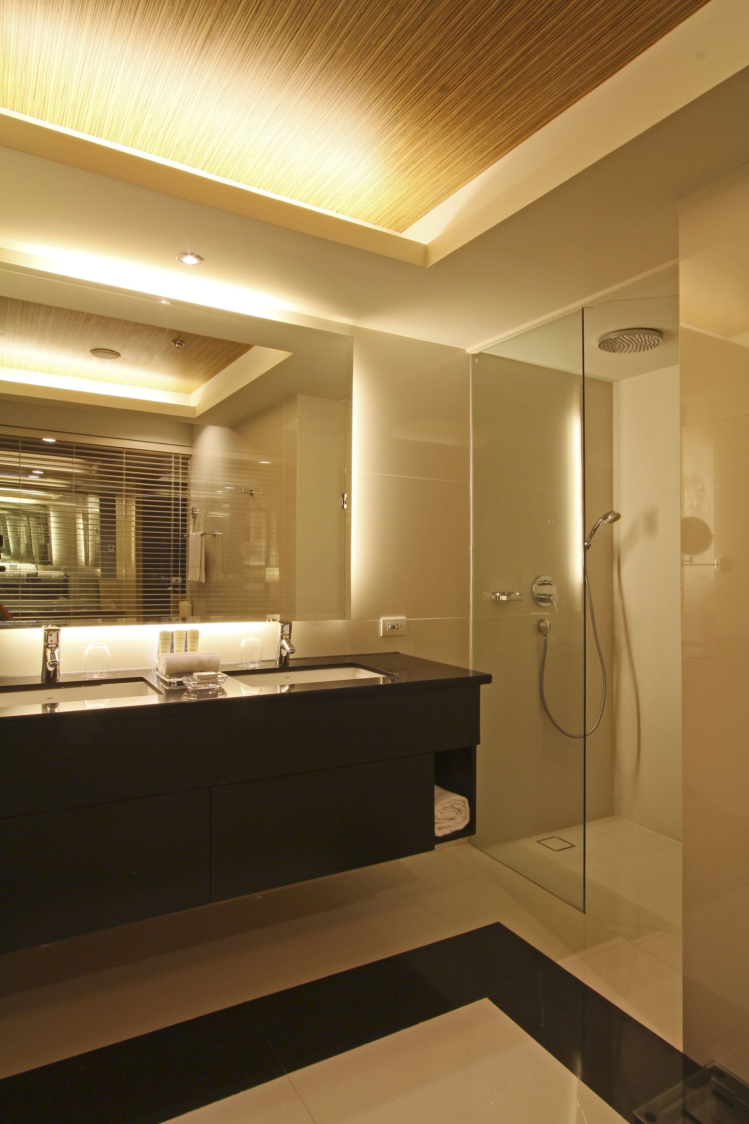 separate bathtub and shower, deep-soaking bathtub, free toiletries