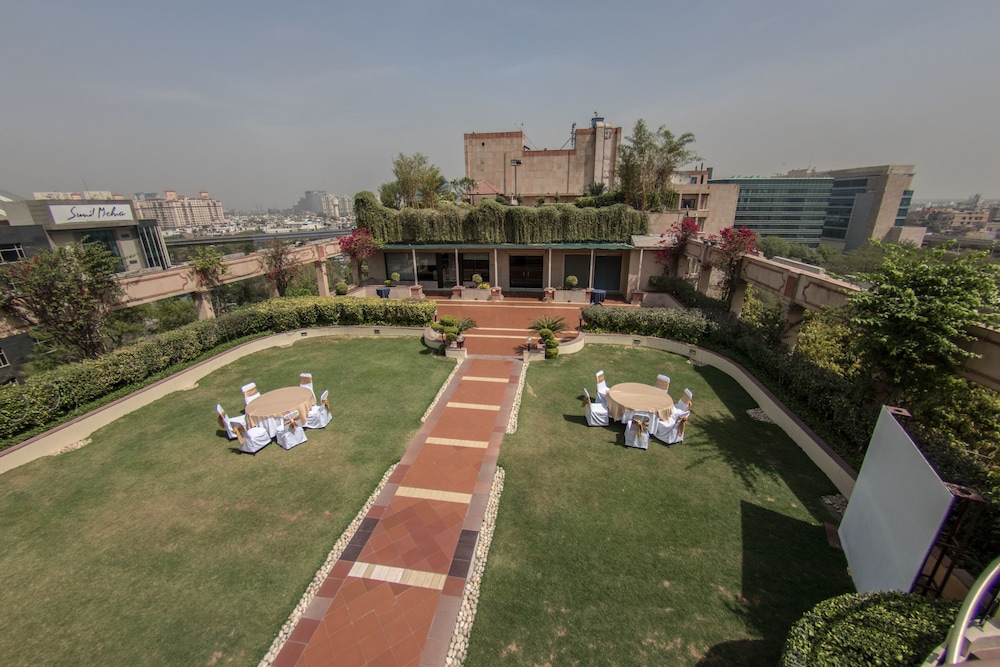 The Bristol Hotel, Gurgaon 5 Star Deluxe Hotel photo 4