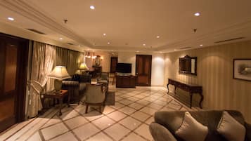 Business suite | Bathroom | Designer toiletries, hair dryer, bathrobes, slippers