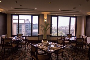 2 restaurants, breakfast served - The Bristol Hotel (Gurugram)