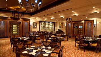 Daily buffet breakfast (INR 931 per person)