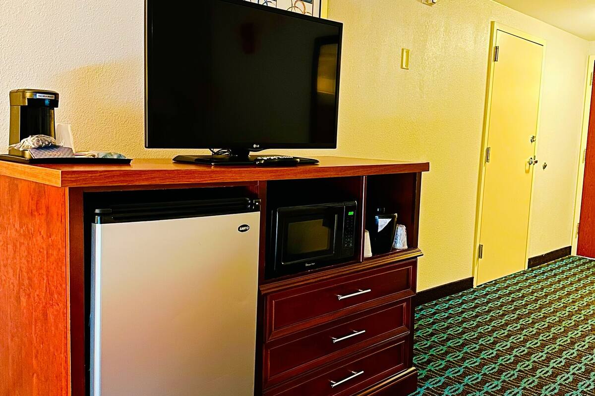 1 bedroom, premium bedding, down duvets, pillow-top beds