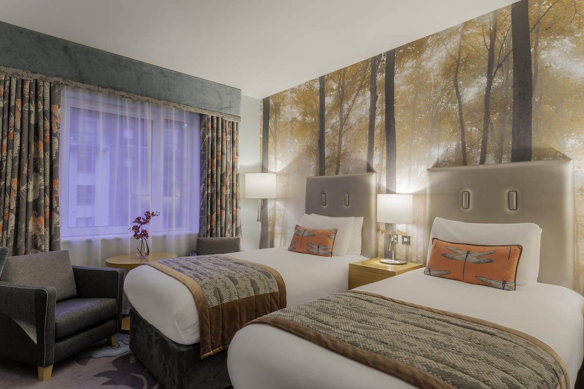 1 bedroom, hypo-allergenic bedding, minibar, in-room safe