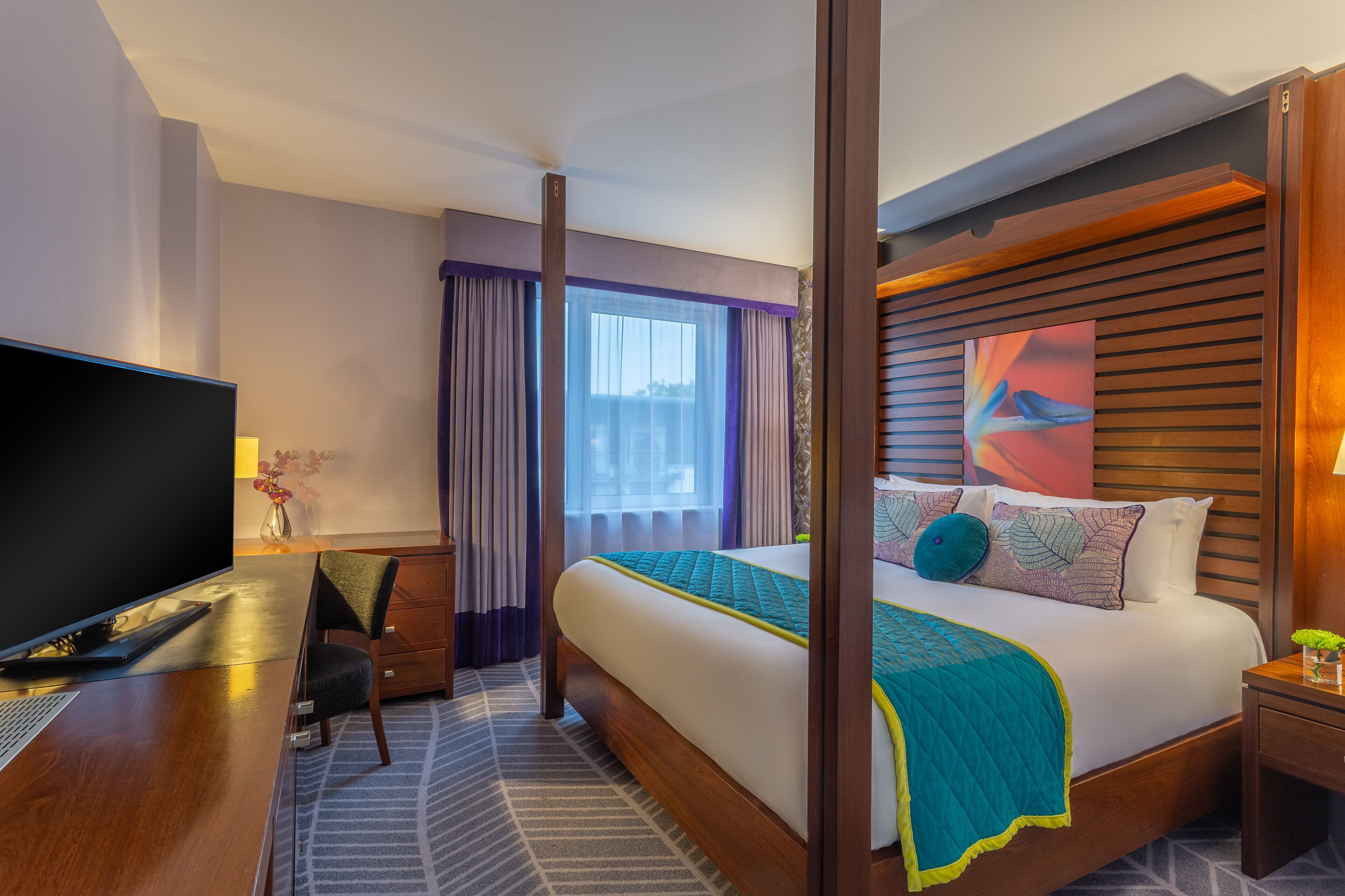 Hypo-allergenic bedding, minibar, in-room safe, desk