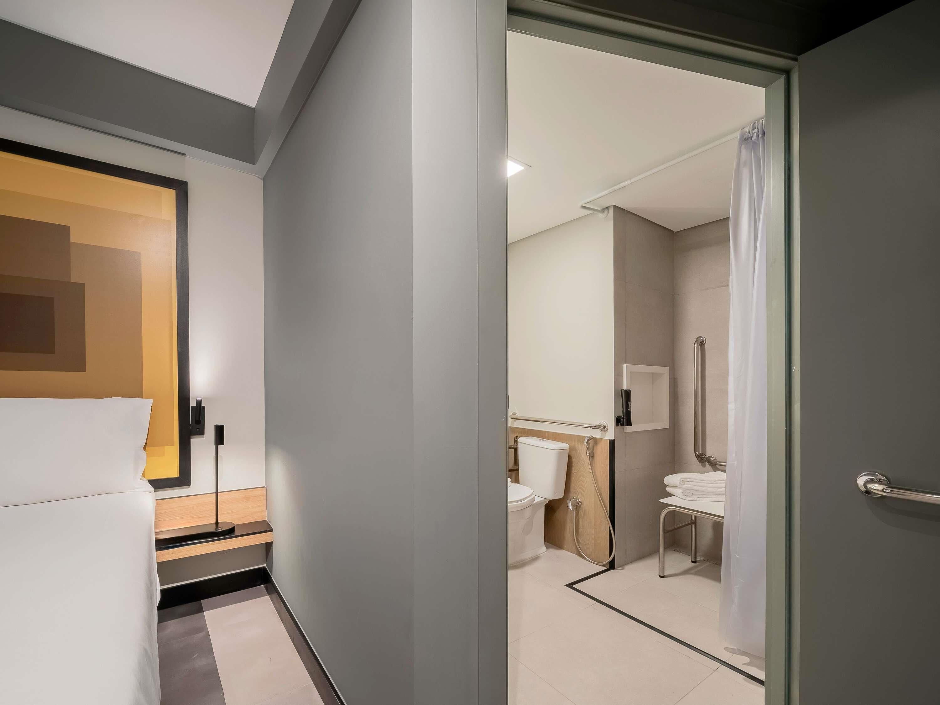 Apartamento standard, 1 cama de casal, acessível | Frigobar, cofres nos quartos, escrivaninha, cortinas blackout