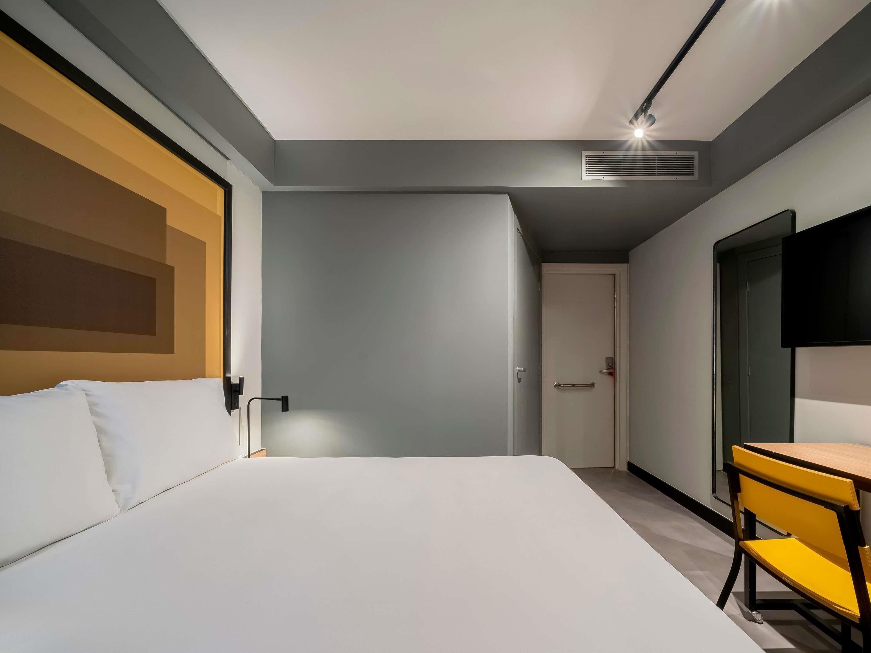 Standard Apartment, 1 Double Bed, Accessible | Minibar, in-room safe, blackout drapes, soundproofing