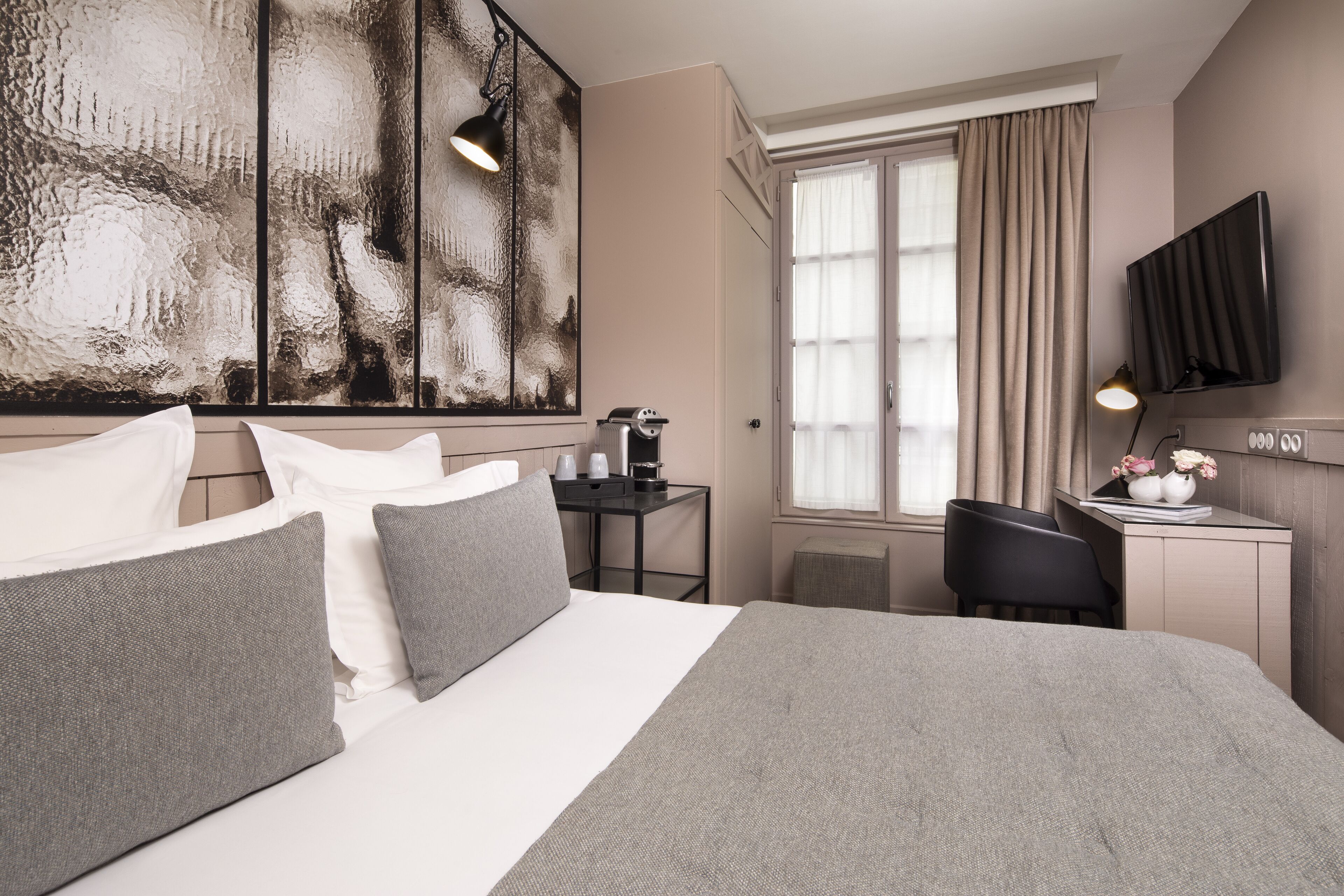 superior room | 1 bedroom, premium bedding, minibar, in-room safe