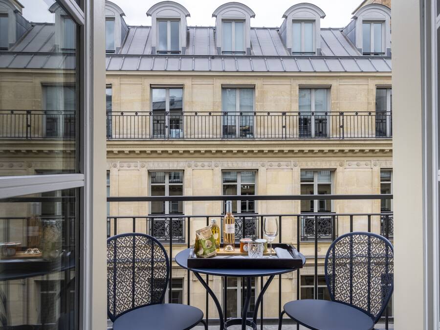 Chambre Prestige Balcon | Street view