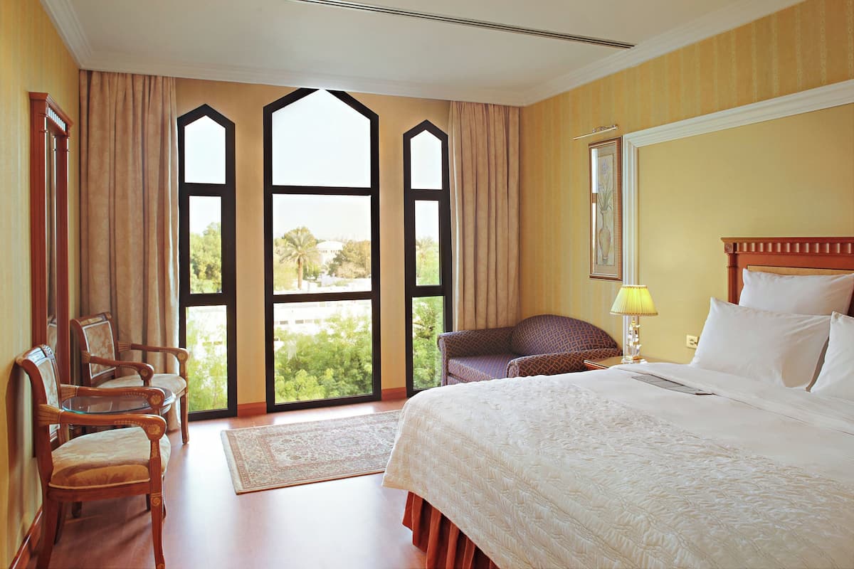 1 bedroom, pillow-top beds, minibar, in-room safe