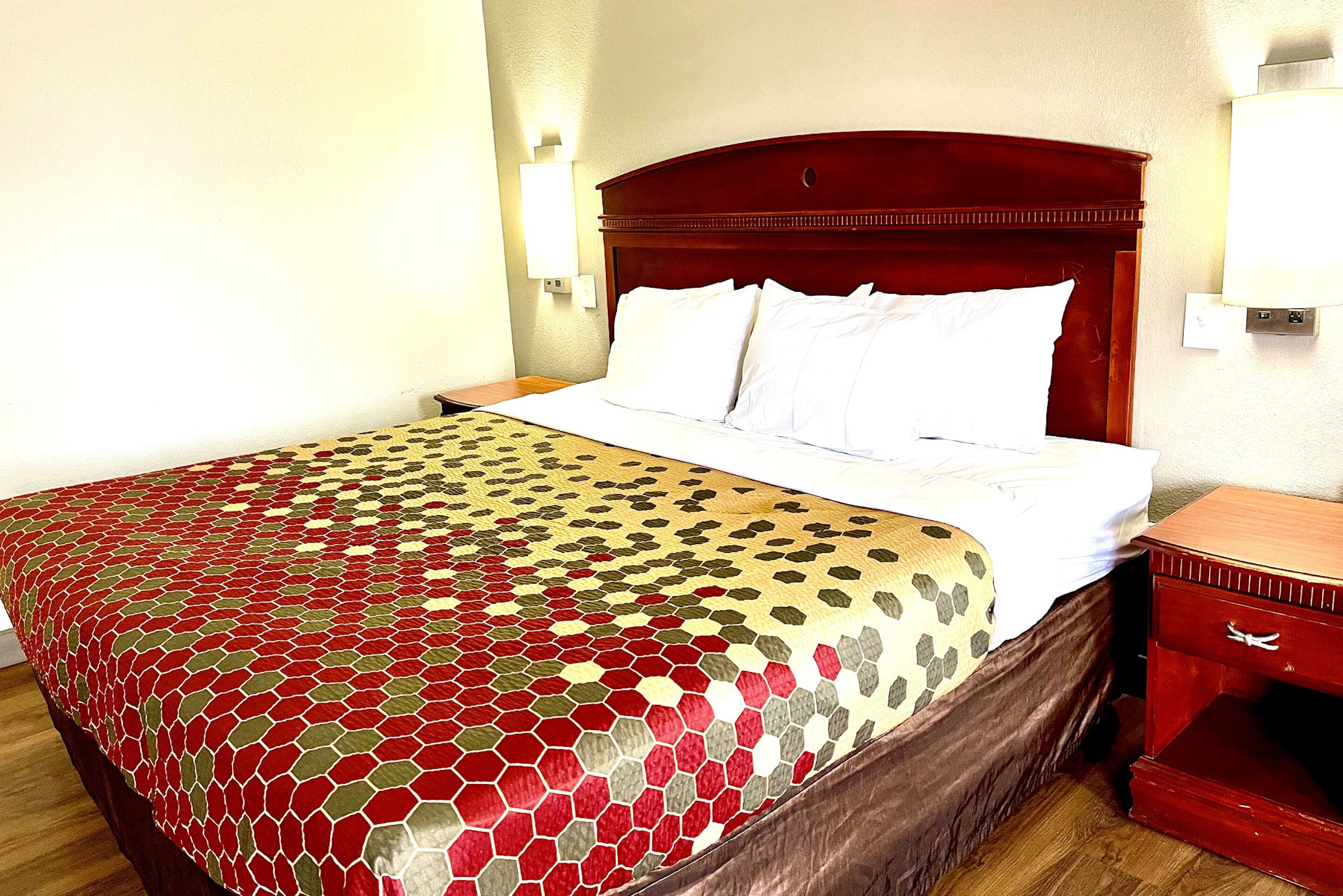 desk, rollaway beds, free wifi, bed sheets