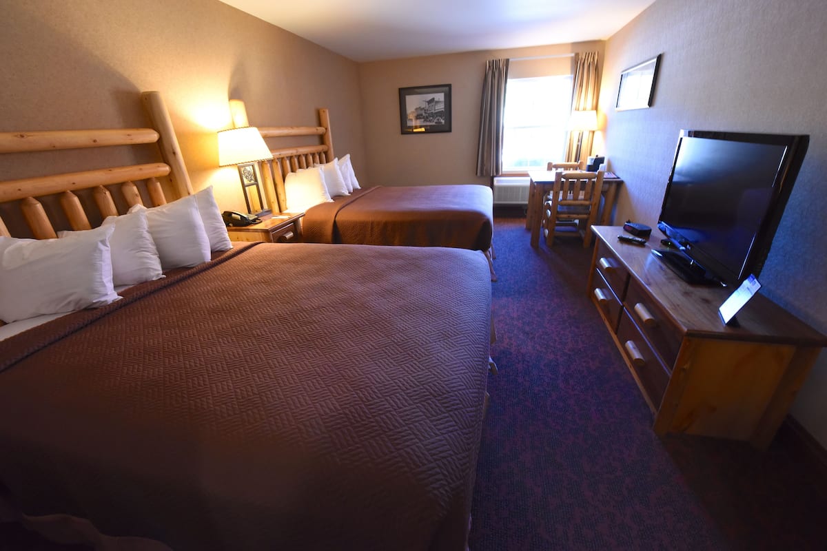 Blackout curtains, soundproofing, iron/ironing board, free WiFi