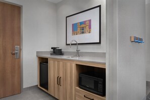 Minibar - Hampton Inn & Suites Roswell (Roswell)