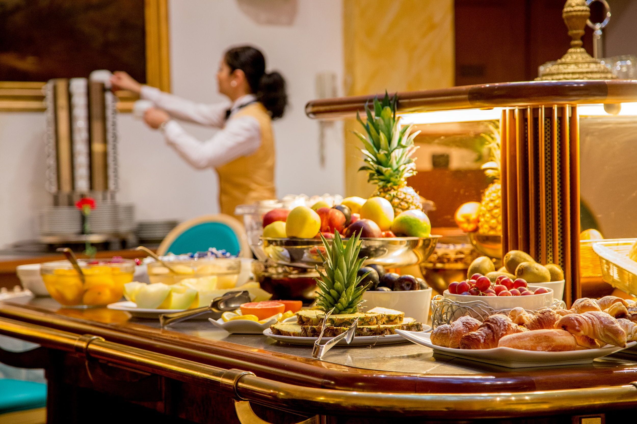 Free daily buffet breakfast