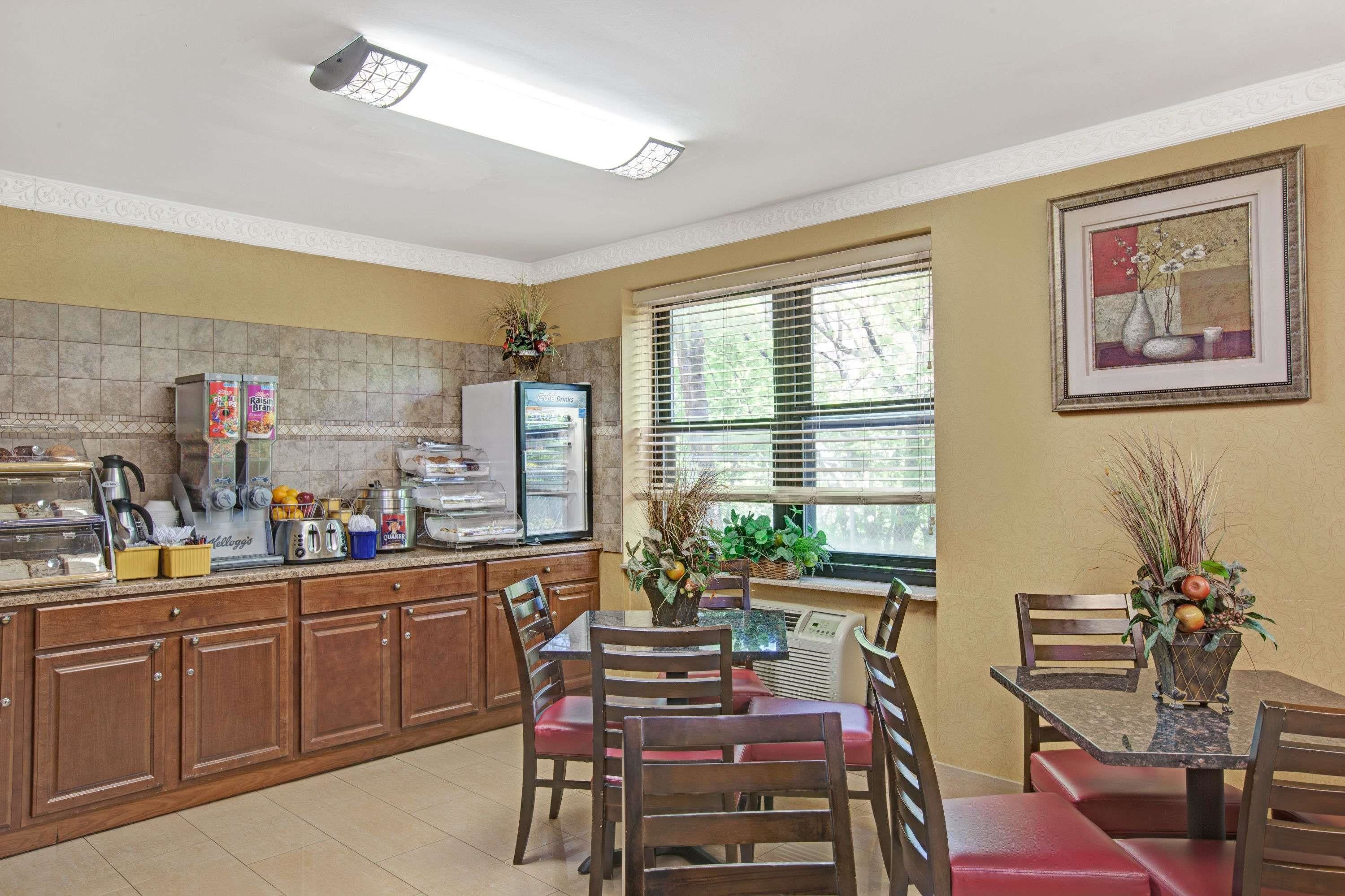 Photo - Days Inn by Wyndham Brooklyn