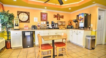 Café da manhã continental grátis todos os dias