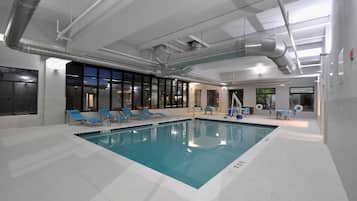 Indoor pool, sun loungers