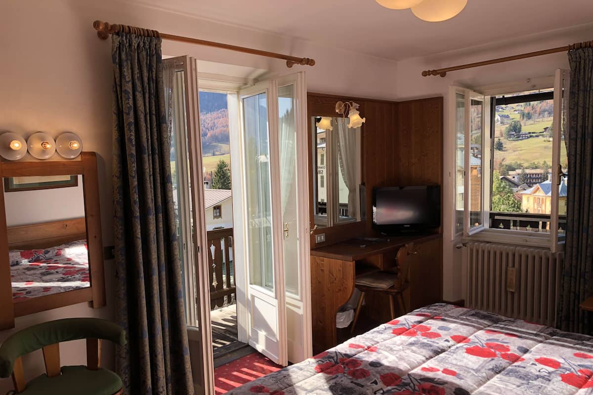 Kamar Double atau Twin Panorama, balkon, pemandangan gunung | 1 kamar tidur, minibar, brankas, dan tempat tidur bayi (biaya tambahan)
