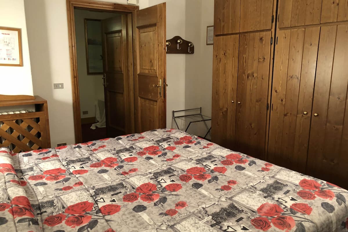 1 kamar tidur, minibar, brankas, dan tempat tidur bayi (biaya tambahan)