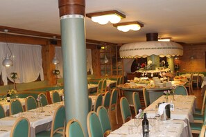Local and international cuisine