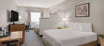 Travelodge by Wyndham Fort McMurray